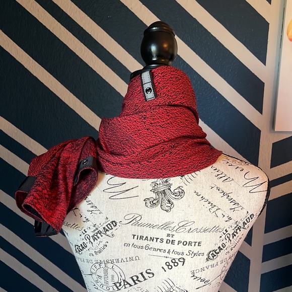 Lululemon Vinyasa in Red Black - Picture 4 of 9